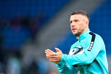 Podolski sieht EM-Abschneiden des DFB kritisch