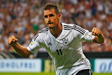 Miroslav Klose - Die Tormaschine vom Dienst schlug den zweiten Bildungsweg ein und büffelte für den Trainerschein. Gehörte 2018 zu Löws erweitertem Trainerstab. Später für zwei Jahre Trainer der U17 des FC Bayern, ehe ihn Hansi Flick zum Co-Trainer machte. Nach einem schwachen Stint bei Altach in Österreich seit Sommer 2024 Trainer beim 1. FC Nürnberg.