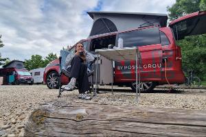 So funktioniert Regen-Camping im kleinen Campervan