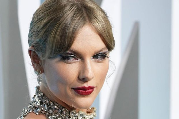 Taylor selbst legte noch mal einen drauf: Für ihre harte Arbeit belohnte sie ihre Roadcrew fürstlich, zahlte schon im letzten Jahr Boni im Wert von insgesamt 55 Millionen Dollar aus. Während andere St ...