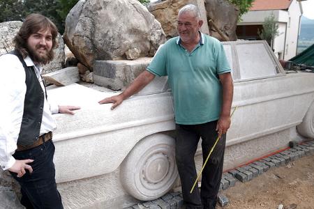Mercedes /8 Skulptur Imotski