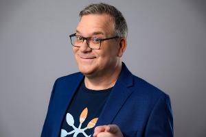 Nach "Schlag den Star"-Aus: Elton bekommt eigene Spielshow "Eltons 12"