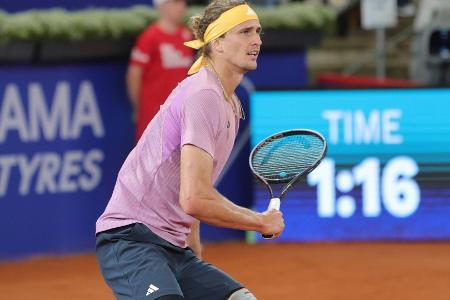 Hitziger Fight mit Gaston: Zverev im Viertelfinale von Hamburg Hitziger Fight mit Gaston: Zverev im Viertelfinale von Hamburg