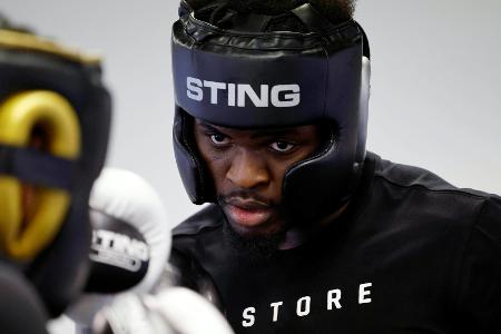 Boxen: Tiafack kämpft sich ins Viertelfinale Boxen: Tiafack kämpft sich ins Viertelfinale