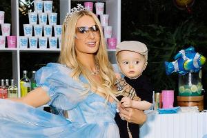 Paris Hilton: Das erste Wort ihres Sohnes stammt aus "The Simple Life"