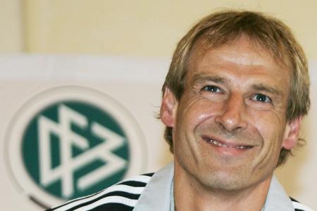 Nach dem Viertelfinale bei der WM 2006, in dem Jens Lehmann zum Elfmeterhelden wurde: 'Die Gefühle gehen ein bisschen mit einem Gassi, als der Jens den letzten gehalten hatte.'