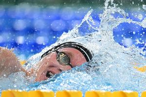 Schwarz schwimmt auf Platz fünf über 800 m Freistil