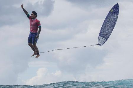 Fliegender Surfer und Kaffee aus der Seine: Virale Olympia-Momente Fliegender Surfer und Kaffee aus der Seine: Virale Olympia-Momente