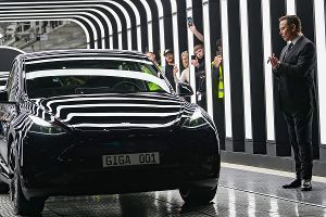 Tesla-Gehälter: Das zahlt Elon Musk den Mitarbeitern
