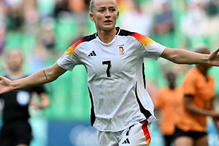 Dank Scorer-Königinnen Bühl und Schüller: DFB-Traum lebt Dank Scorer-Königinnen Bühl und Schüller: DFB-Traum lebt