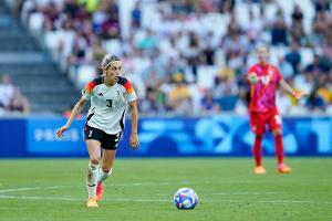 DFB-Frauen: Hrubesch beruhigt bei Hegering und Hendrich