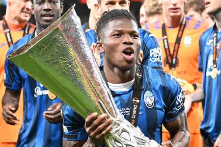 El Bilal Touré (Atalanta Bergamo) - 'L'Équipe' und Gianluca Di Marzio zufolge ist El Bilal Touré Thema beim VfB Stuttgart. Laut 'Foot Mercato' soll es sogar schon einige Einigung zwischen Spieler und dem Bundesligisten geben. Für den Nationalspieler Malis hatte Atalanta aber im vergangenen Sommer noch 29 Millionen Euro bezahlt. Ein Schnäppchen dürfte der 22-Jährige also nicht werden.