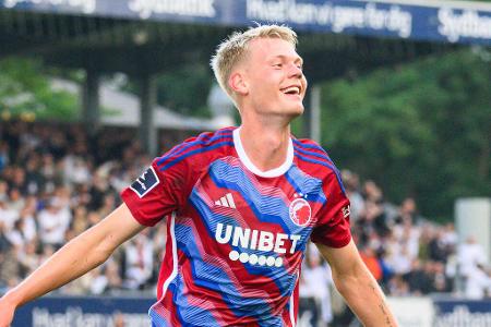 Orri Óskarsson (FC Kopenhagen) - Ein weiterer Kandidat für die vakante Position im Sturmzentrum des VfB Stuttgart ist 'Sky' zufolge Orri Óskarsson. Der 19-Jährige steht noch bis 2027 beim FC Kopenhagen unter Vertrag. In der abgelaufenen Superliga-Spielzeit brachte es der achtmalige Nationalspieler Islands auf neun Treffer und sechs Vorlagen in 26 Ligapartien.