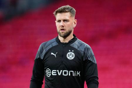 Niclas Füllkrug (Borussia Dortmund) - Laut 'Sky' ist der kopfballstarke Mittelstürmer von Borussia Dortmund der 'Wunschtransfer' des VfB Stuttgart. Jedoch bestehen Zweifel daran, ob die Schwaben das Gehalt des Nationalspielers stemmen können. Außerdem konkretisierten sich zuletzt die Gerüchte über einen Wechsel zu West Ham United.