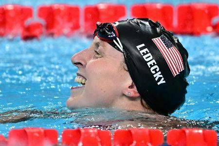 Silber mit der Staffel: Ledecky muss auf Rekordgold warten Silber mit der Staffel: Ledecky muss auf Rekordgold warten
