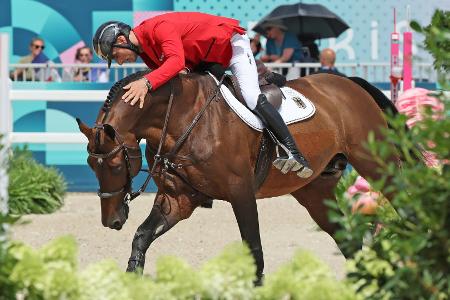Springreiter wollen Gold: Springreiter wollen Gold:
