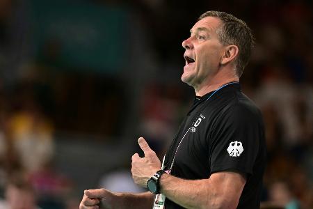 Köpfchen gefordert: Handballer vor Spanisch-Prüfung Köpfchen gefordert: Handballer vor Spanisch-Prüfung