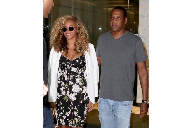 …Jay-Z und Beyoncé sind nicht gerade Sonntagsflieger mit ihrem Jet: Mit ihren 213 Flügen und 2.359 Tonnen CO2 liegt das Glamour-Paar nur knapp hinter…