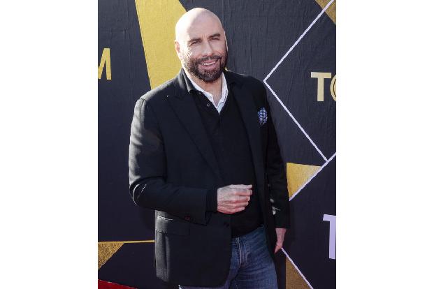 Bei zwei Stars kann man wohl davon ausgehen, dass sie meist selbst fliegen: Auch John Travolta...