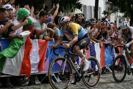 Evenepoel gewinnt auch Straßenrennen Evenepoel gewinnt auch Straßenrennen