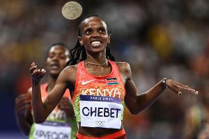 Hassan düpiert: Chebet rennt zu Gold über 5000 m