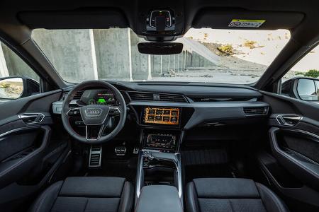 Audi Q8 E-Tron edition Dakar