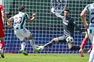 Jubilar Zieler rettet Hannover einen Punkt