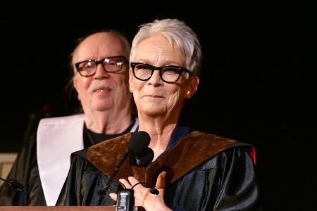 Jamie Lee Curtis erhält Ehrendoktorwürde Jamie Lee Curtis erhält Ehrendoktorwürde