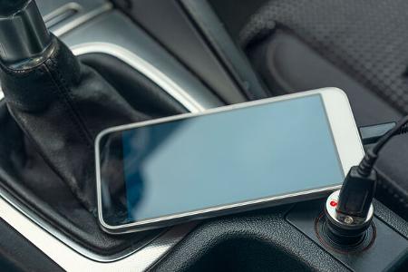 Handy im Auto