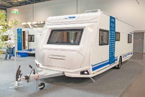 Wintertauglicher Luxus-Caravan mit Rundsitzgruppe