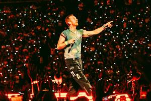 Coldplay holt in München Shawn Mendes auf die Bühne