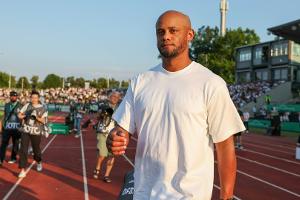 Entspannter Kompany-Einstand: Müller trifft doppelt