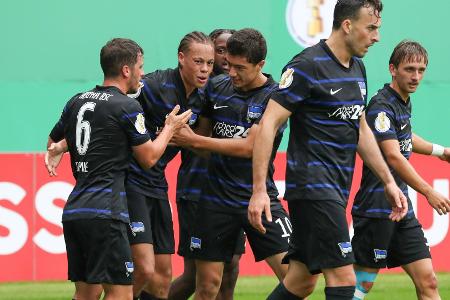 Gersbeck-Patzer ohne Folgen: Hertha siegt deutlich in Rostock