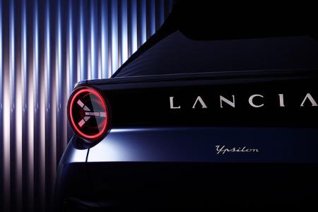 Lancia Ypsilon Teaser Heckansicht Heckleuchte Schriftzug