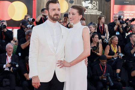 Hat sich Justin Theroux wieder verlobt? Hat sich Justin Theroux wieder verlobt?