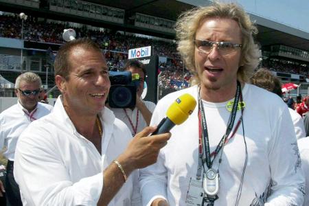 Auf Augenhöhe mit den Stars - Kaum jemand flüchtet erfolgreich vor dem Mikrofon von Kai Ebel. Von Thomas Gottschalk bis hin zu diversen Hollywood-Größen, sie alle bekommt der Rheinländer zu fassen.