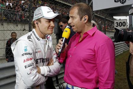 Stilbruch - Muster sucht man bei diesem Outfit aus dem Jahr 2012 vergeblich. Dennoch zieht Ebel die Blicke mit der ungewöhnlichen Farbauswahl auf sich.
