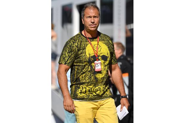 Schrill in gelb - Wieder mal ein Outfit zum Zungeschnalzen! Zumindest wenn man die Farbe Gelb mag...