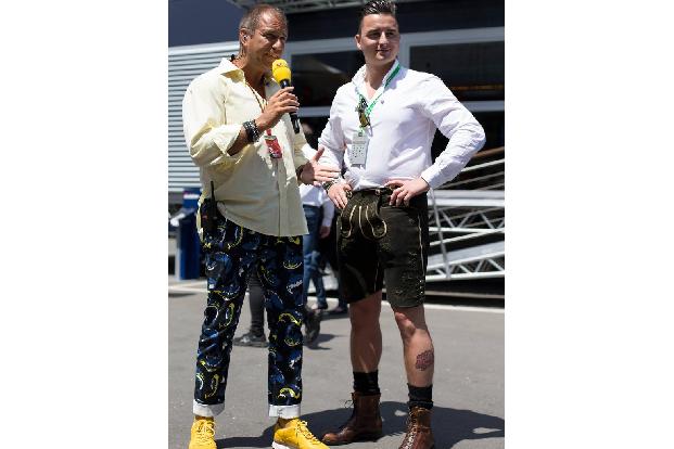 Stille Wasser sind tief - Schlagersänger Andreas Gabalier dürfte nicht schlecht gestaunt haben, als ihn Kai Ebel in gelben Turnschuhen und in einer Hose mit Fischmotiven befragt hat.