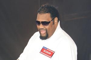 Rapper Fatman Scoop muss auf der Bühne wiederbelebt werden