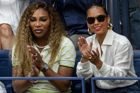 Serena Williams hat sich zwar 2022 vom aktiven Tennis zurückgezogen, doch dem Sport bleibt der Superstar nach wie vor eng verbunden. Zur Verstärkung und Unterhaltung....