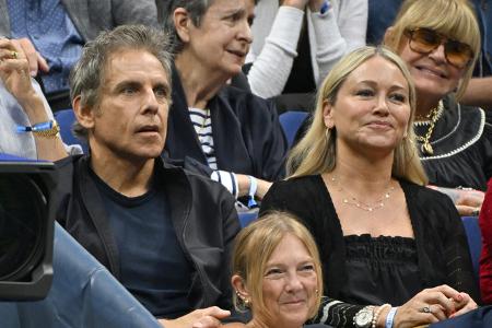 Ben Stiller und seine Frau Christine Taylor sind Tennis-Fans und besonders begeistert von dem Amerikaner Frances Tiafoe, der im Viertelfinale steht.