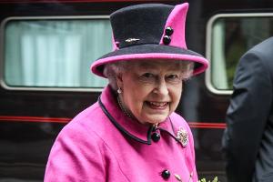 Queen Elizabeth II. bekommt neue Statue zu ihrem 100. Geburtstag