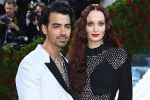 Streit beendet: Joe Jonas und Sophie Turner sind offiziell geschieden