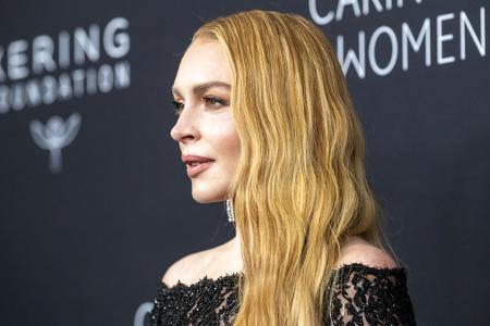 Lindsay Lohan scheint sich mittlerweile gefangen zu haben, ist Mutter und steht wieder vor der Kamera. Vor einigen Jahren war ihr Leben noch deutlich turbulenter. Sie musste mehrmals Geld zusammenkrat ...
