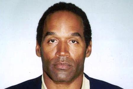 Aus heutiger Sicht scheint es unglaublich, aber O.J. Simpson wurde vom Mord an seiner Frau und ihrem vermeintlichen Liebhaber in den 90er-Jahren freigesprochen. 2007 landete er wieder im Knast, wegen ...