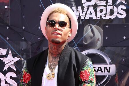 Um Chris Brown ist es ebenfalls ruhig geworden, schließlich gab es Monate, da landete er fast jeden Tag wegen diverser Skandale in den Schlagzeilen. Sein körperlicher Angriff auf seine damalige Freund ...