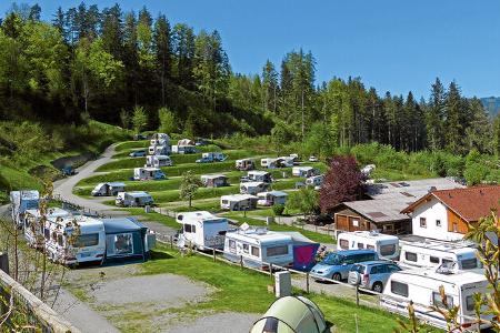 Campingplatz, Parzellen, Caravans, Zelt, Haus, Grüne Natur