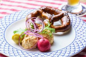 Vorfreude auf die Wiesn: Die besten Oktoberfest-Klassiker für zu Hause
