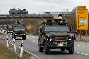 Großer Militär-Konvoi kehrt zurück